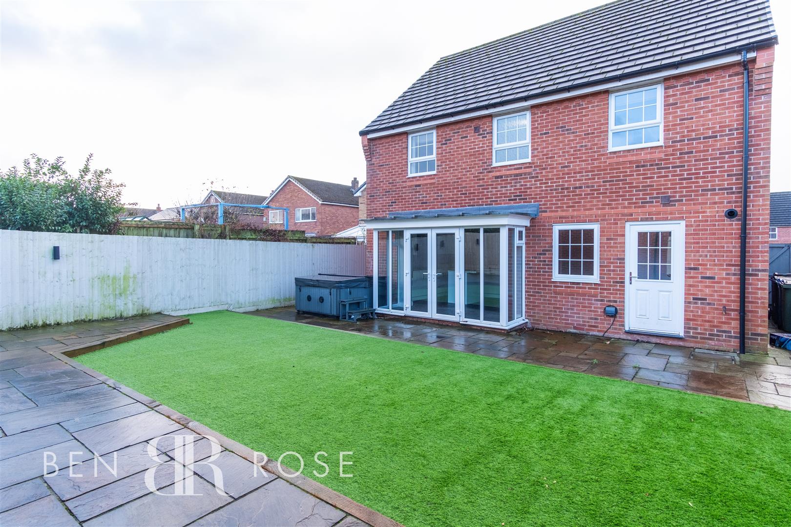 4 bed property in Whiteleaf Place, Leyland
